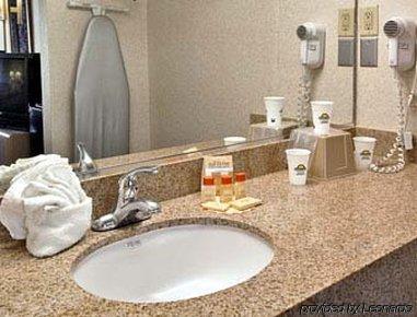 Days Inn By Wyndham Richmond Hill/Savannah Номер фото