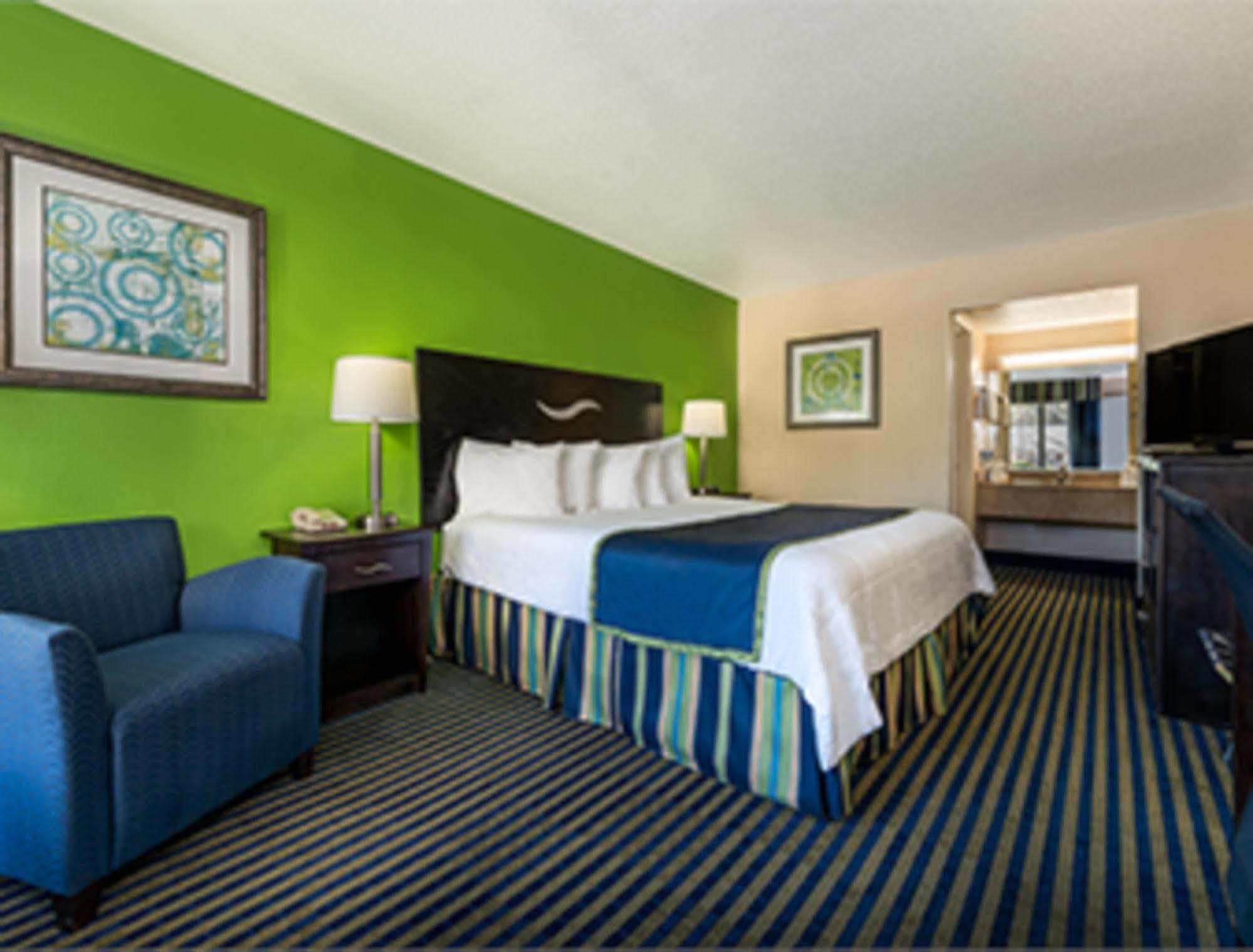Days Inn By Wyndham Richmond Hill/Savannah Экстерьер фото