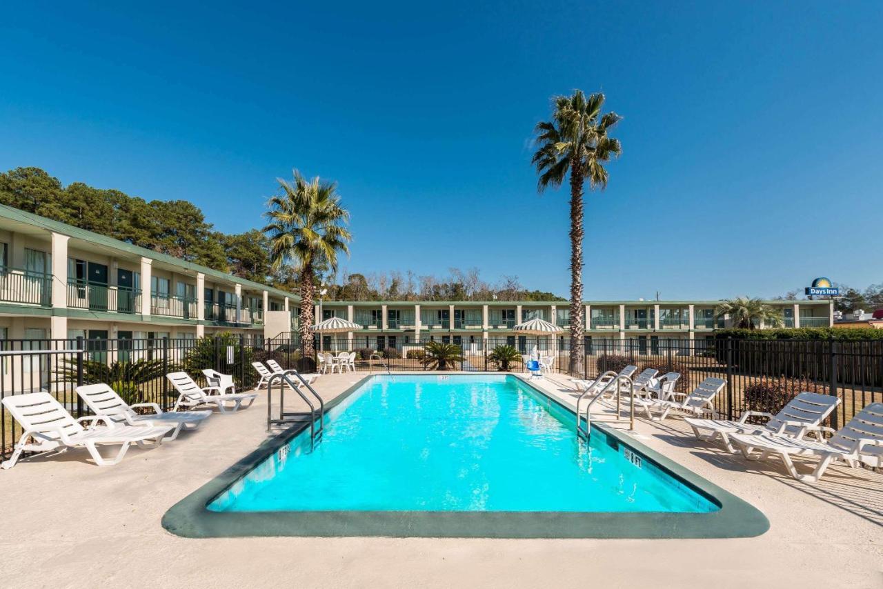 Days Inn By Wyndham Richmond Hill/Savannah Экстерьер фото