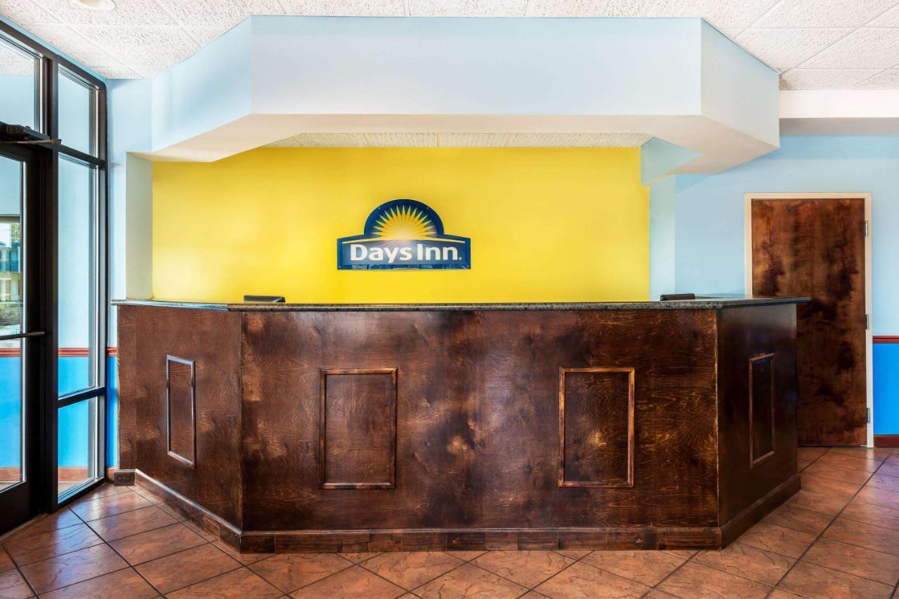Days Inn By Wyndham Richmond Hill/Savannah Экстерьер фото